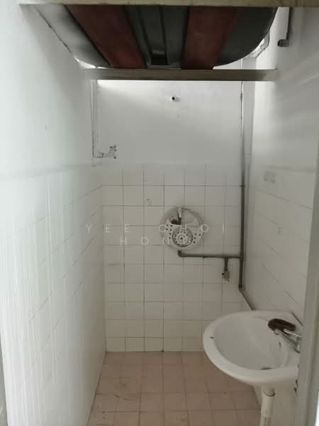 Shop for Rent in Taman Impian Ria (Bukit Mertajam) - Yee Choi Hong - Bathroom - PropertyGuru.com.my