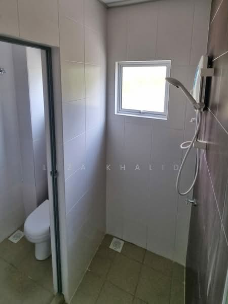 2.5-storey Terraced House for Sale in Sepang (Selangor) - Liza Khalid - Bathroom - PropertyGuru.com.my