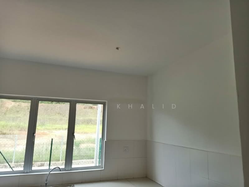 2.5-storey Terraced House for Sale in Sepang (Selangor) - Liza Khalid - Kitchen - PropertyGuru.com.my