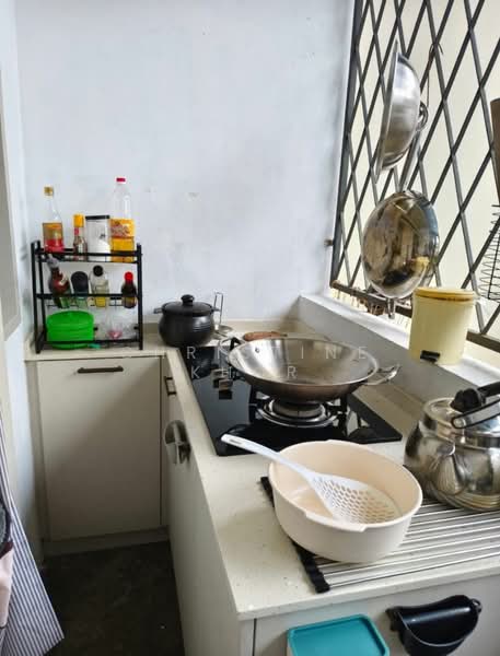 1.5-storey Terraced House for Sale in Taman Molek (Johor Bahru) - Christine Khor - Kitchen - PropertyGuru.com.my