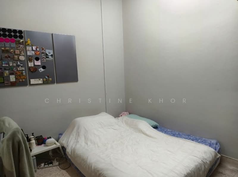 1.5-storey Terraced House for Sale in Taman Molek (Johor Bahru) - Christine Khor - Bedroom - PropertyGuru.com.my