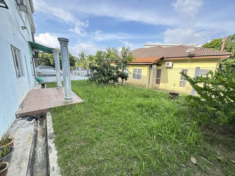 Bungalow for Sale in Rawang (Selangor) - Clement Wong - Exterior - PropertyGuru.com.my