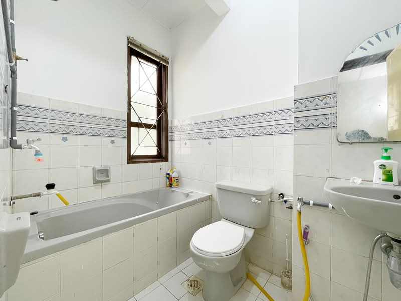 Condominium for Sale at Sri Ayu - M.J Zairin - Bathroom - PropertyGuru.com.my
