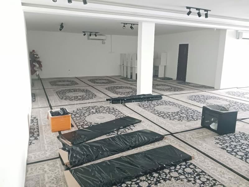 Shop for Rent in Seri Kembangan (Selangor) - Mohd Nuruddin Hussin - Interior - PropertyGuru.com.my