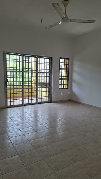 2-storey Terraced House for Sale in Bukit Jelutong (Shah Alam) - Shirley Looi - Living Room - PropertyGuru.com.my