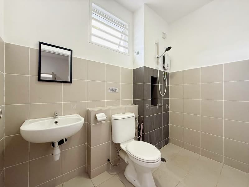 2-storey Terraced House for Sale in Seremban 2 (Negeri Sembilan) - M.J Zairin - Bathroom - PropertyGuru.com.my