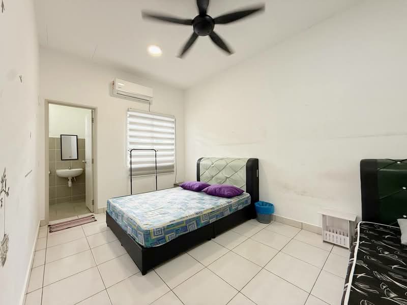 2-storey Terraced House for Sale in Seremban 2 (Negeri Sembilan) - M.J Zairin - Bedroom - PropertyGuru.com.my