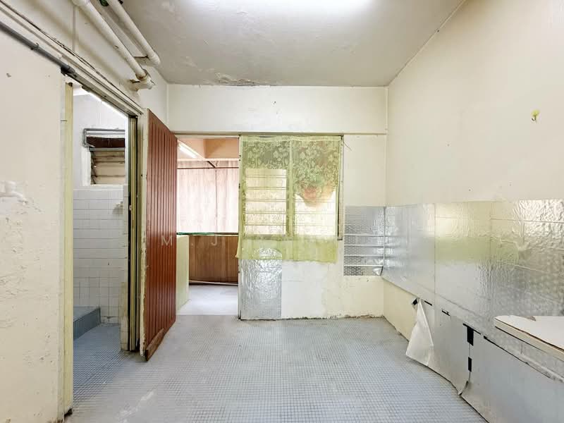 Flat for Sale at Flat Taman Melati Blok C - M.J Zairin - Kitchen - PropertyGuru.com.my