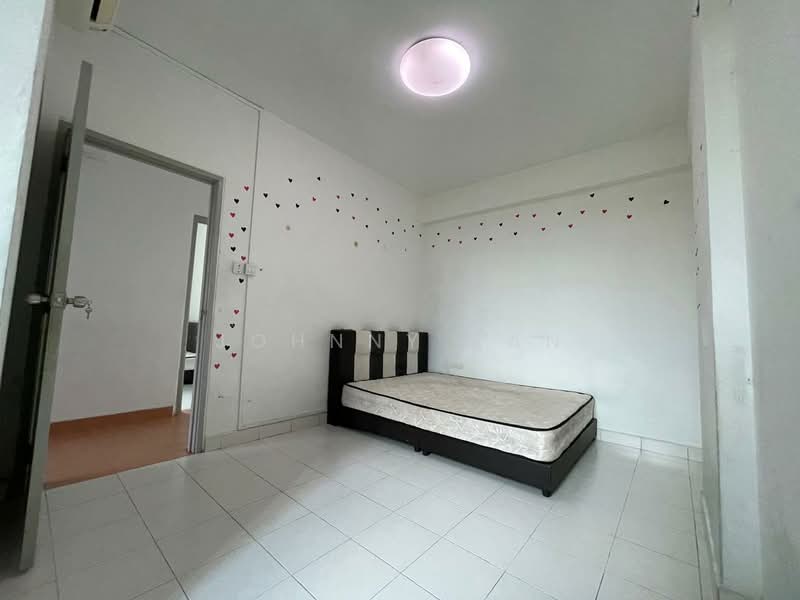 Apartment for Rent at Bayu Puteri 1 - Johnny Tan - Bedroom - PropertyGuru.com.my