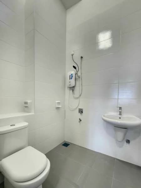 2-storey Terraced House for Sale in Tebrau (Johor) - Meng . - Bathroom - PropertyGuru.com.my