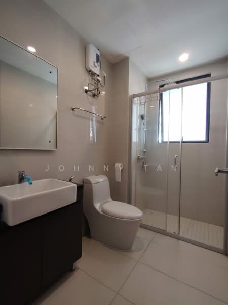 Condominium for Rent at Kings Bay @ Country Garden Danga Bay - Johnny Tan - Bathroom - PropertyGuru.com.my