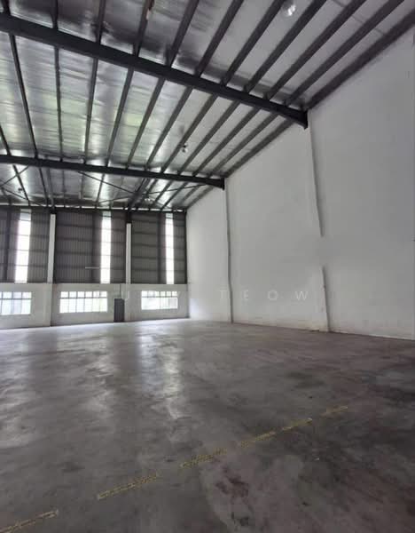Taman Impian Emas - 1.5 Storey Semi-Detached Factory for Rent untuk Untuk Disewa - RM 18,500 /bulan, Mac 2026 - Interior - PropertyGuru.com.my