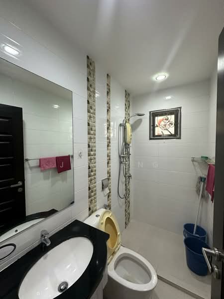 Rumah Teres untuk Disewa di Island Glades (Jelutong) - Jia Yong - Bathroom - PropertyGuru.com.my
