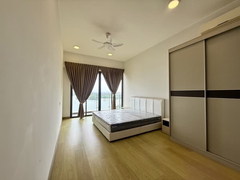 Condominium for Rent at Royal Strand @ Country Garden Danga Bay - Jessy Yip - Master Room - PropertyGuru.com.my