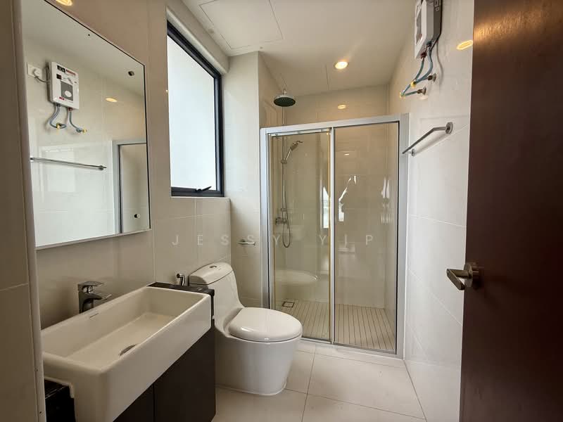 Condominium for Rent at Royal Strand @ Country Garden Danga Bay - Jessy Yip - Bathroom - PropertyGuru.com.my