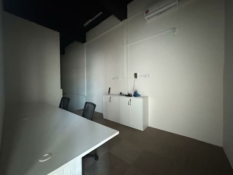 Shop / Office for Rent in Taman Molek (Johor Bahru) - Jemie . - Interior - PropertyGuru.com.my
