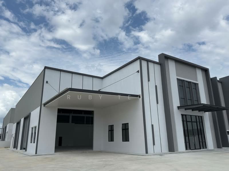 Semi-D Factory for Rent in Eco Business Park 1 (Johor Bahru) - Ruby Teow - Exterior - PropertyGuru.com.my
