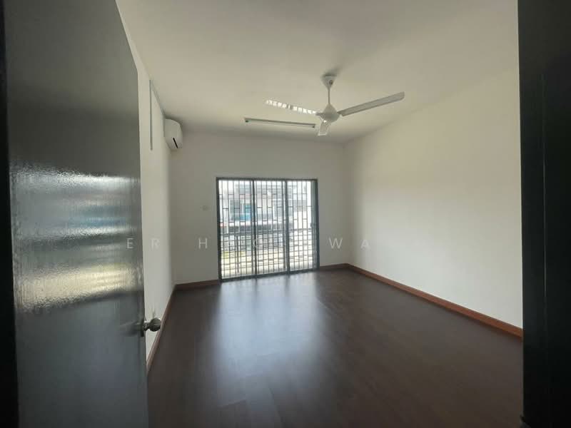2-storey Terraced House for Sale in Port Dickson (Negeri Sembilan) - Er Hao Kwang - Living Room - PropertyGuru.com.my