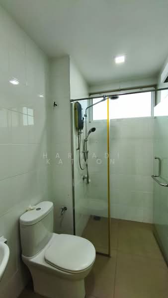 3-storey Terraced House for Rent in Kajang (Selangor) - Haryadi Katmon - Bathroom - PropertyGuru.com.my