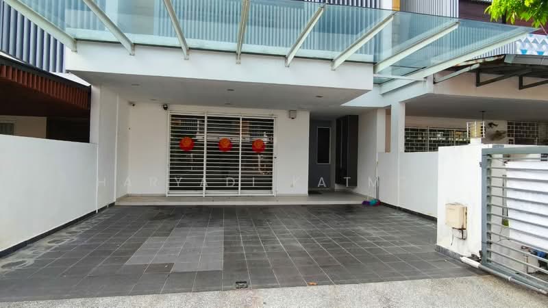 3-storey Terraced House for Rent in Kajang (Selangor) - Haryadi Katmon - Exterior - PropertyGuru.com.my