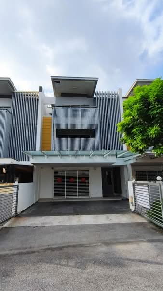 3-storey Terraced House for Rent in Kajang (Selangor) - Haryadi Katmon - Exterior - PropertyGuru.com.my