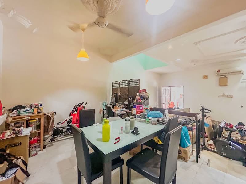 2-storey Terraced House for Sale in Bukit Jelutong (Shah Alam) - Izzat Zamros - Dining Room - PropertyGuru.com.my