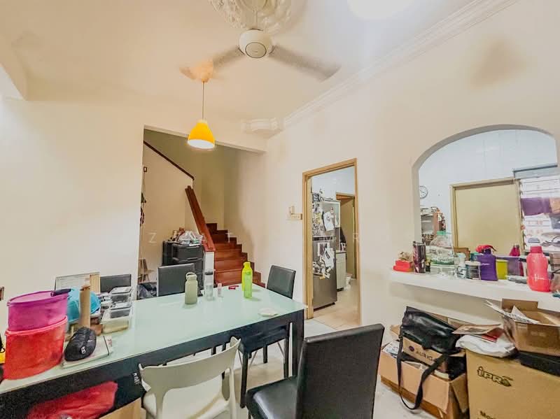 2-storey Terraced House for Sale in Bukit Jelutong (Shah Alam) - Izzat Zamros - Dining Room - PropertyGuru.com.my