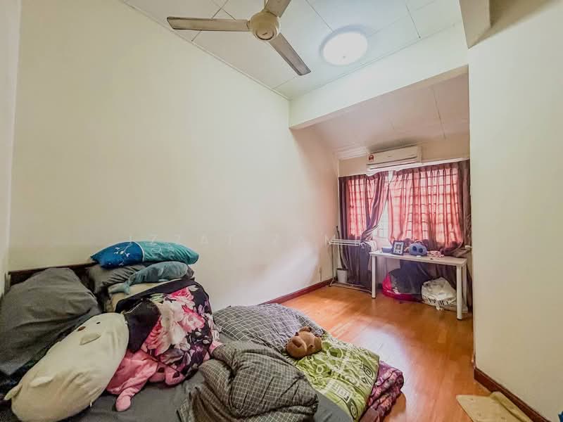 2-storey Terraced House for Sale in Bukit Jelutong (Shah Alam) - Izzat Zamros - PropertyGuru.com.my