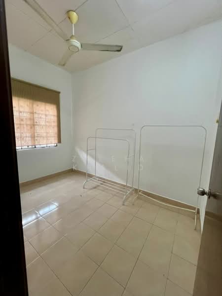 Taman Seri Alam untuk Untuk Disewa - RM 1,250 /bulan, Feb 2026 - Bedroom - PropertyGuru.com.my