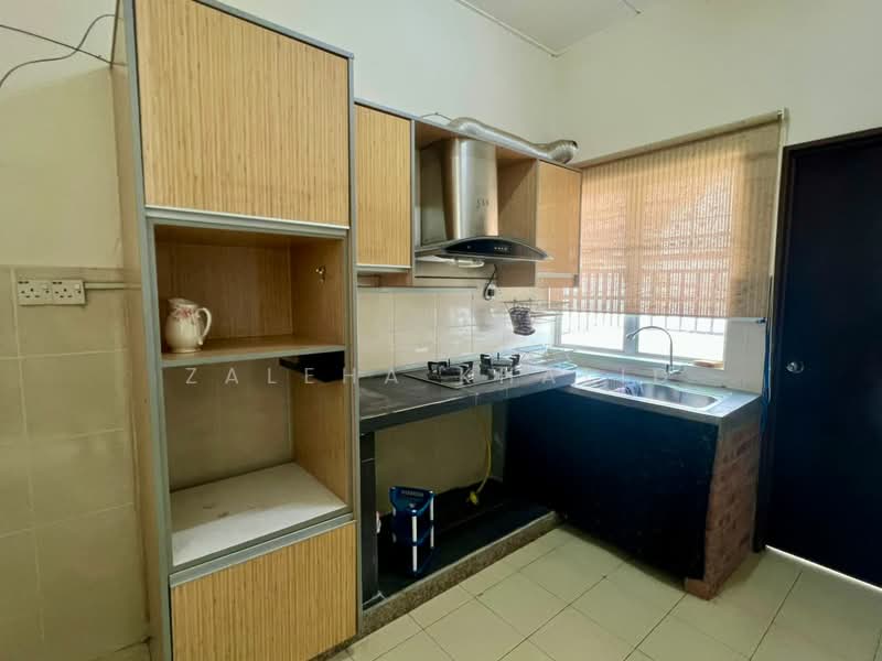 Taman Seri Alam untuk Untuk Disewa - RM 1,250 /bulan, Feb 2026 - Kitchen - PropertyGuru.com.my