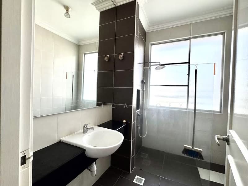 Cluster House for Rent in Taman Gaya (Ulu Tiram) - Jessica Boey - Bathroom - PropertyGuru.com.my