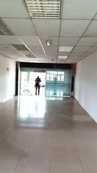 Shop / Office for Rent in Seri Kembangan (Selangor) - Maznee Realtor - Interior - PropertyGuru.com.my