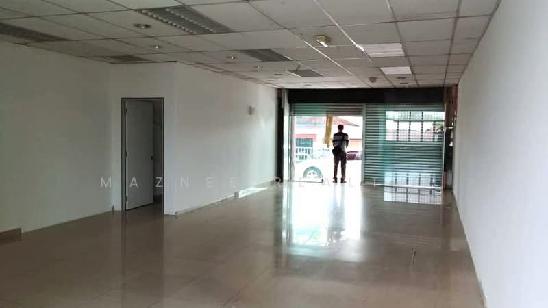 Shop / Office for Rent in Seri Kembangan (Selangor) - Maznee Realtor - Interior - PropertyGuru.com.my