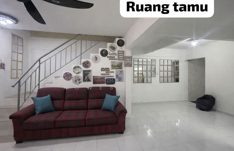 2-storey Terraced House for Sale in Taman Mount Austin (Tebrau) - Howes Izan - Living Room - PropertyGuru.com.my