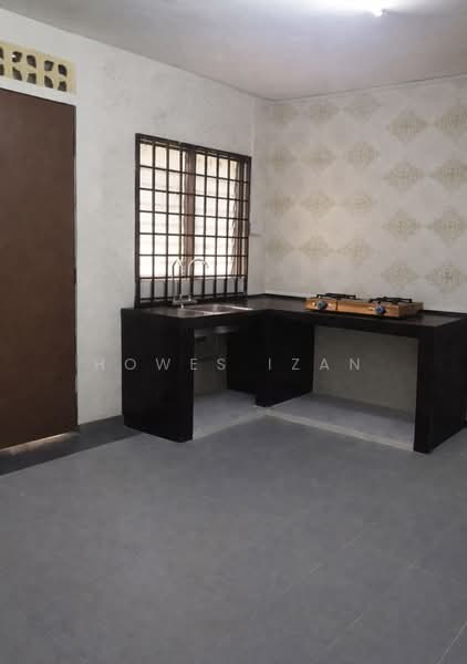 2-storey Terraced House for Sale in Taman Mount Austin (Tebrau) - Howes Izan - Kitchen - PropertyGuru.com.my