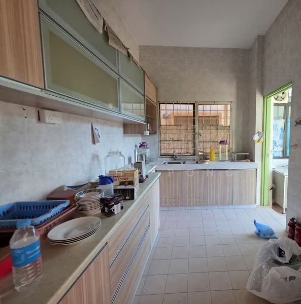 Kondominium untuk Dijual di Casa Venicia Condominium - Kathy Pong - Kitchen - PropertyGuru.com.my