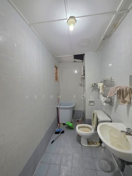 Kondominium untuk Dijual di Casa Venicia Condominium - Kathy Pong - Bathroom - PropertyGuru.com.my