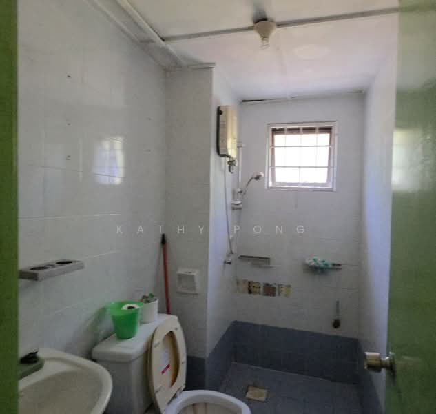 Kondominium untuk Dijual di Casa Venicia Condominium - Kathy Pong - Bathroom - PropertyGuru.com.my