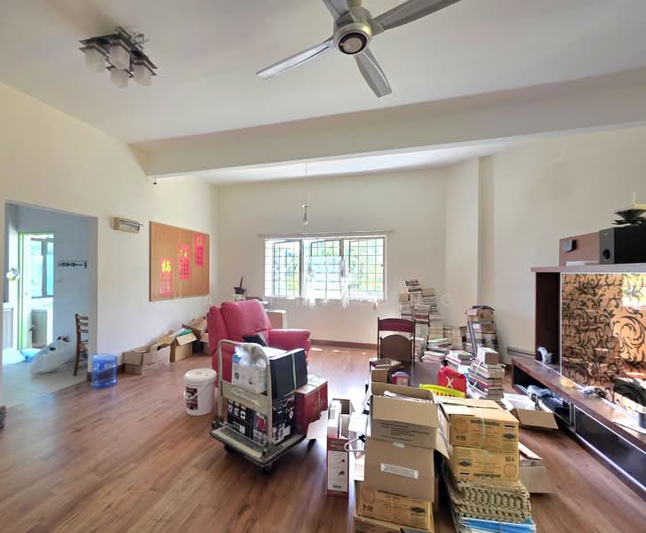 Kondominium untuk Dijual di Casa Venicia Condominium - Kathy Pong - Living Room - PropertyGuru.com.my
