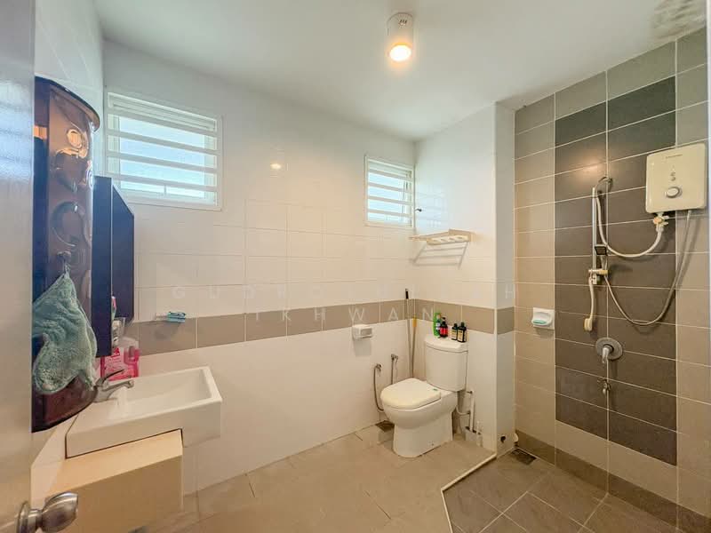 2-storey Terraced House for Sale in Presint 11 (Putrajaya) - Gudrotullah Ikhwan - Bathroom - PropertyGuru.com.my