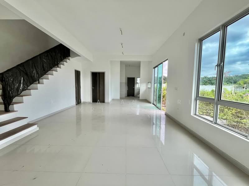 2-storey Terraced House for Sale in Semenyih (Selangor) - Keasavan Hari Krishnan - Living Room - PropertyGuru.com.my