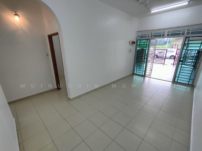 1-storey Terraced House for Sale in Hutan Melintang (Perak) - Muinuddin Muhamad - Living Room - PropertyGuru.com.my