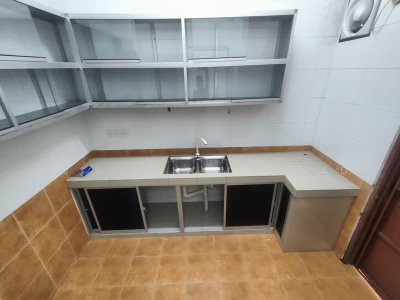 1-storey Terraced House for Sale in Hutan Melintang (Perak) - Muinuddin Muhamad - Kitchen - PropertyGuru.com.my