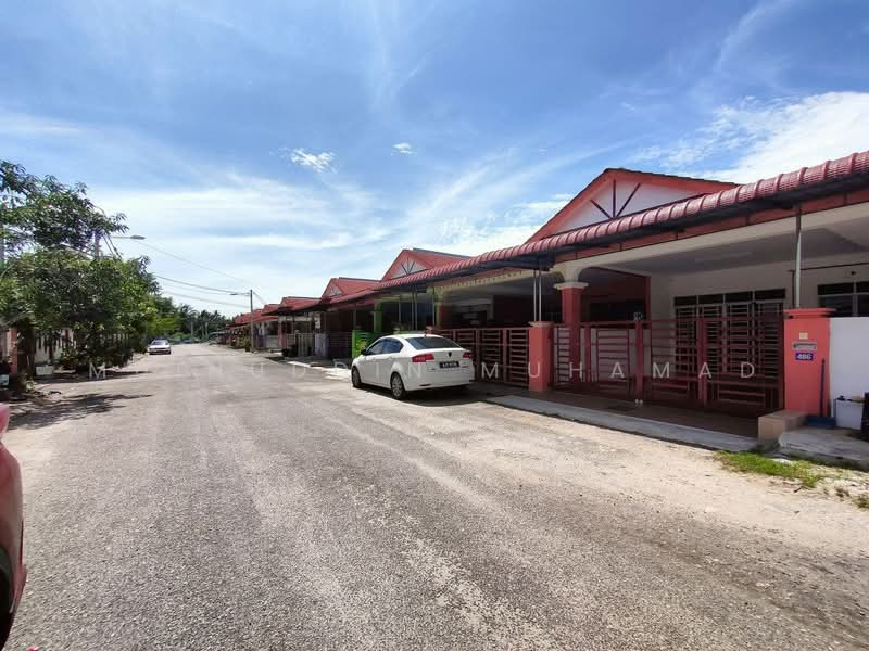 1-storey Terraced House for Sale in Hutan Melintang (Perak) - Muinuddin Muhamad - Exterior - PropertyGuru.com.my