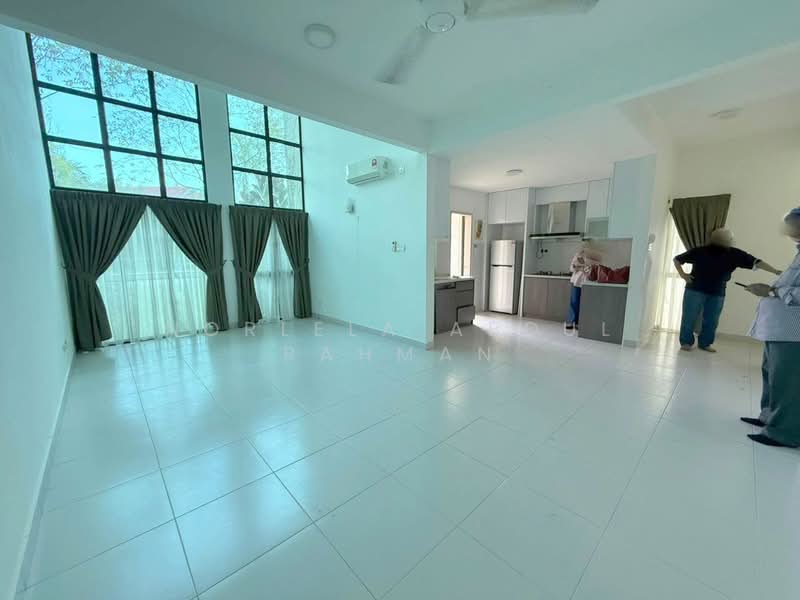 Cempaka Seri 1, Town Villas, Kota Seriemas untuk Untuk Disewa - RM 1,800 /bulan, Feb 2026 - Living Room - PropertyGuru.com.my