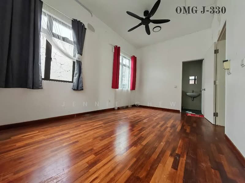 Semi-Detached House for Sale in Shah Alam (Selangor) - Jennie Chew - Bedroom - PropertyGuru.com.my