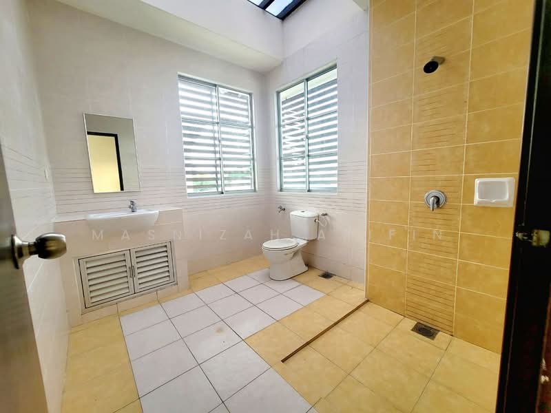 Bungalow for Sale in Nilai (Negeri Sembilan) - Masnizah Arifin - Bathroom - PropertyGuru.com.my