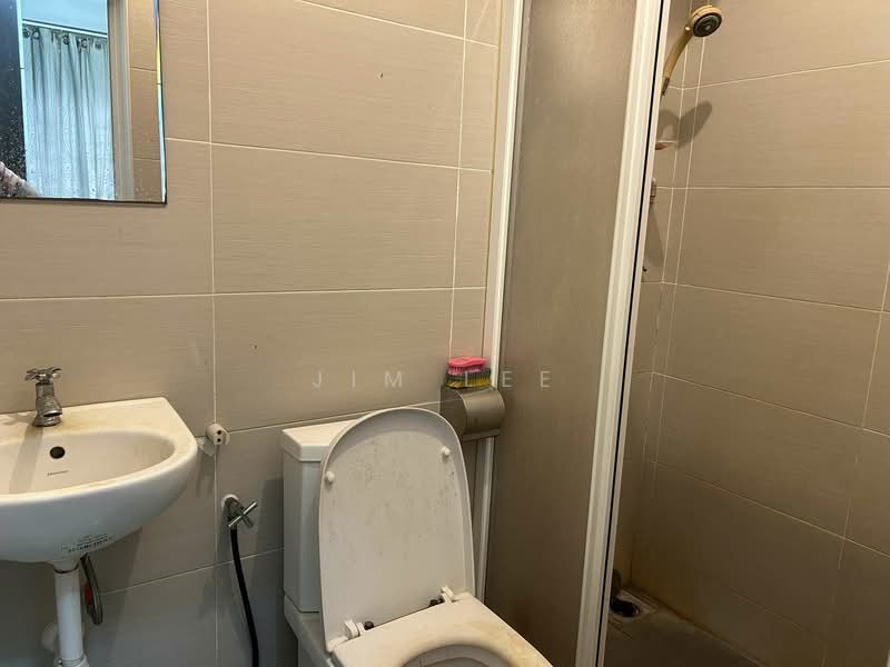 Flat for Rent at Jalan Alor - Jim Lee - Bathroom - PropertyGuru.com.my