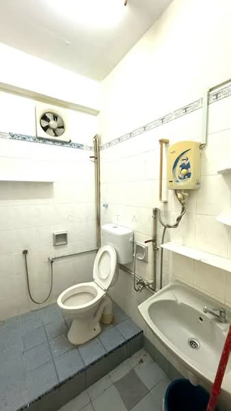 Bayan Lepas untuk Untuk Disewa - RM 2,300 /bulan, Mac 2026 - Bathroom - PropertyGuru.com.my