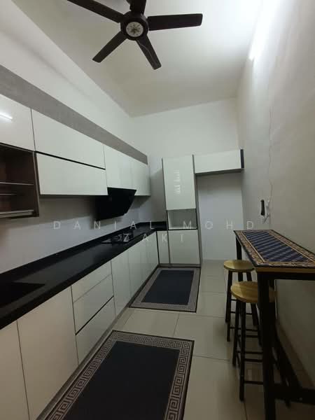 Hijauan Hills untuk Untuk Disewa - RM 2,300 /bulan, Feb 2026 - Kitchen - PropertyGuru.com.my